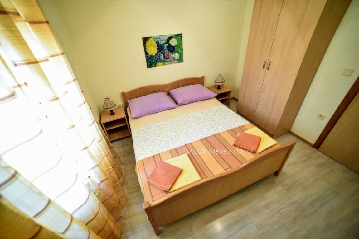 Apartments Villa Nevenka Рогозниця Екстер'єр фото