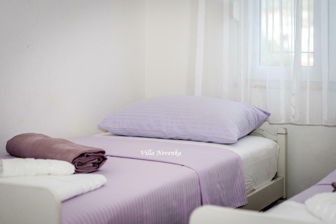 Apartments Villa Nevenka Рогозниця Екстер'єр фото