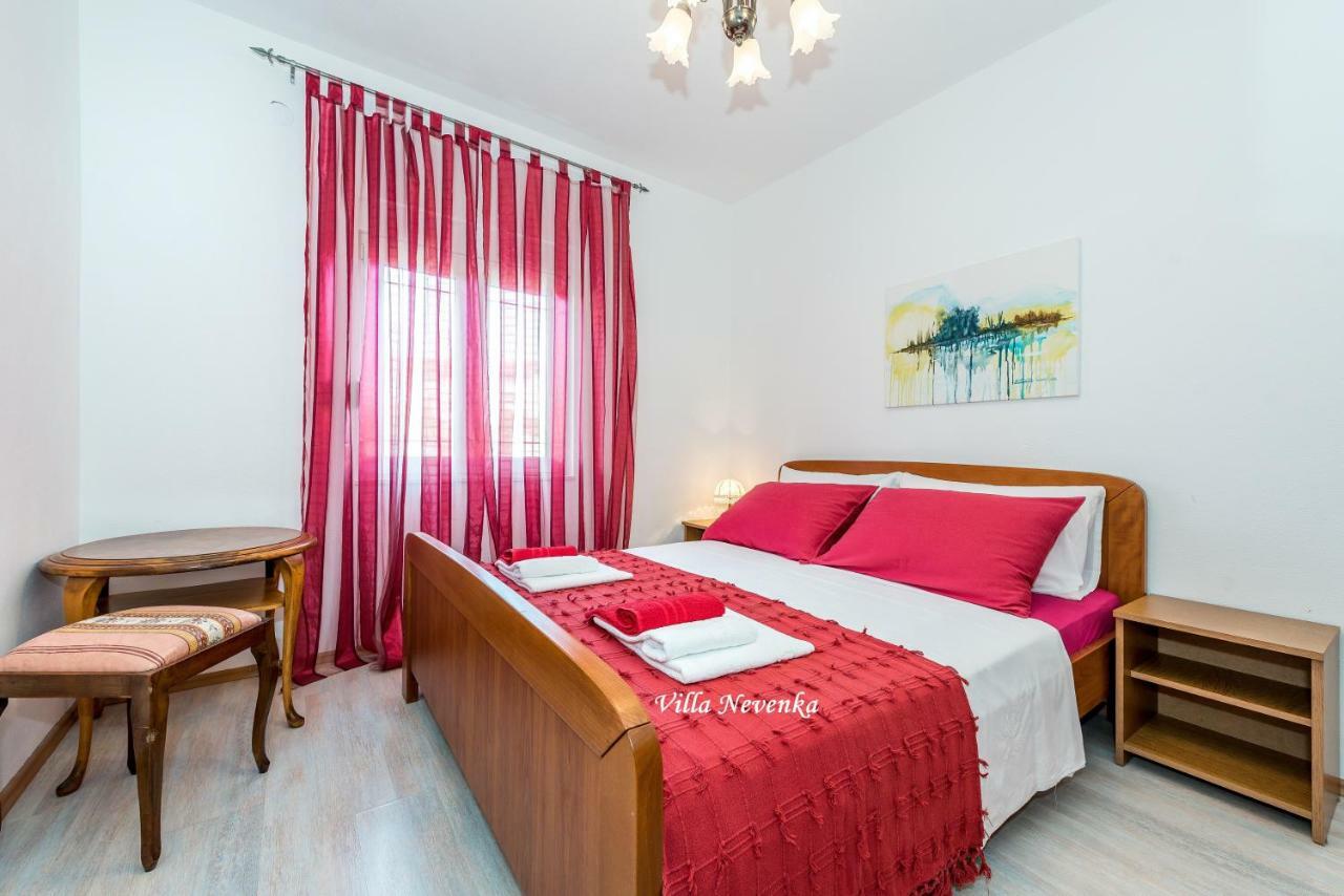 Apartments Villa Nevenka Рогозниця Екстер'єр фото