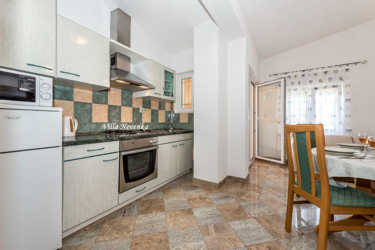 Apartments Villa Nevenka Рогозниця Екстер'єр фото