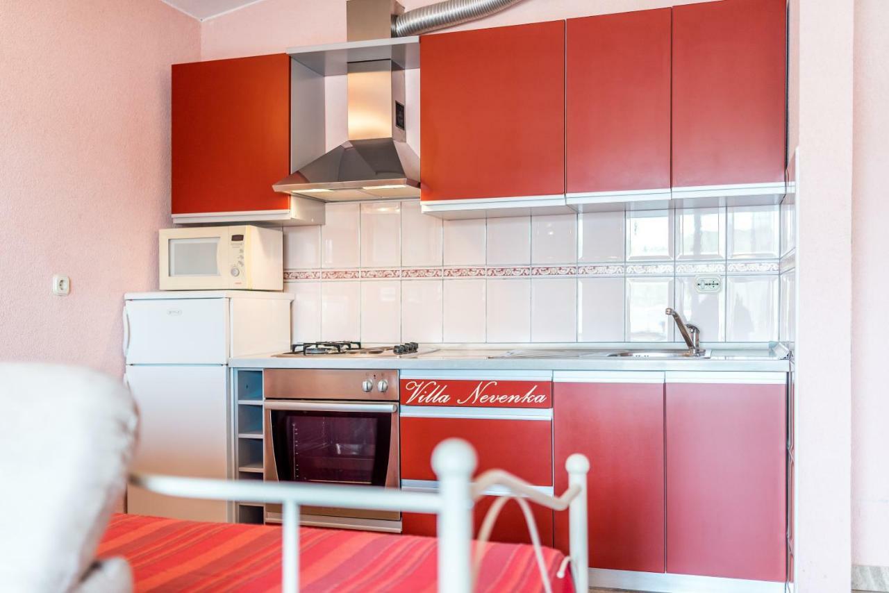 Apartments Villa Nevenka Рогозниця Екстер'єр фото