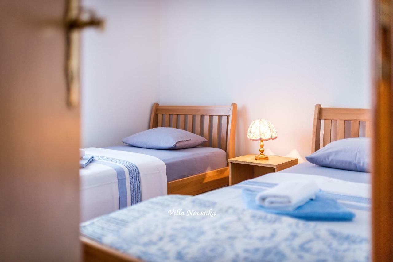 Apartments Villa Nevenka Рогозниця Екстер'єр фото